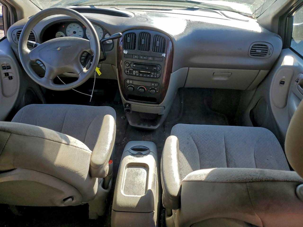 2002 CHRYSLER TOWN & COUNTRY LX photo 22