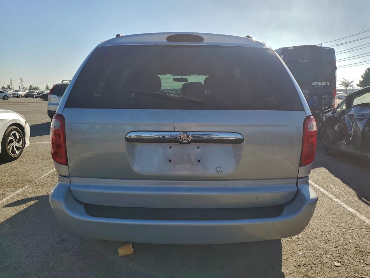 2002 CHRYSLER TOWN & COUNTRY LX photo 16