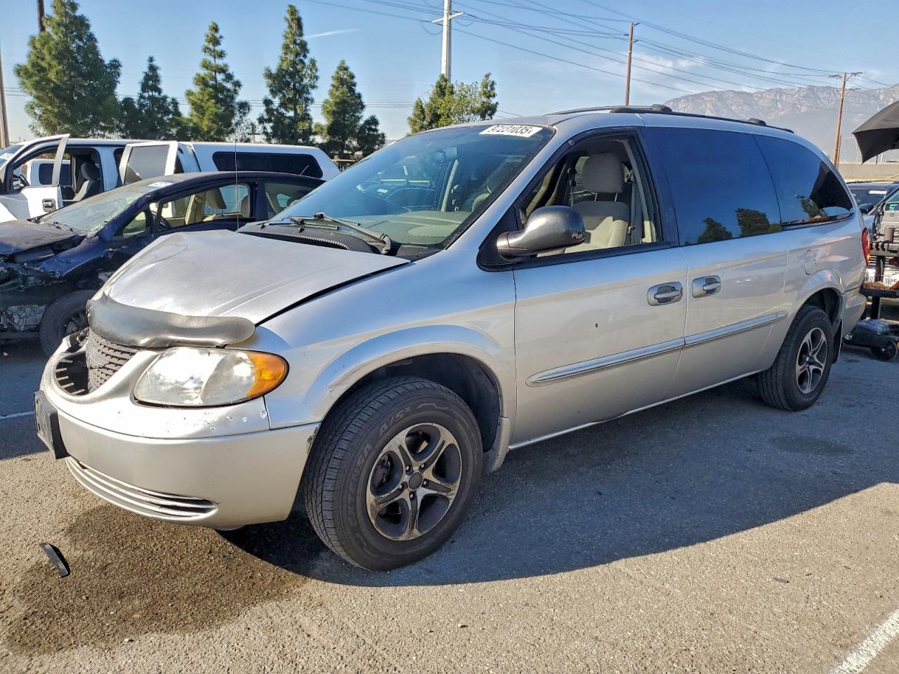 2002 CHRYSLER TOWN & COUNTRY