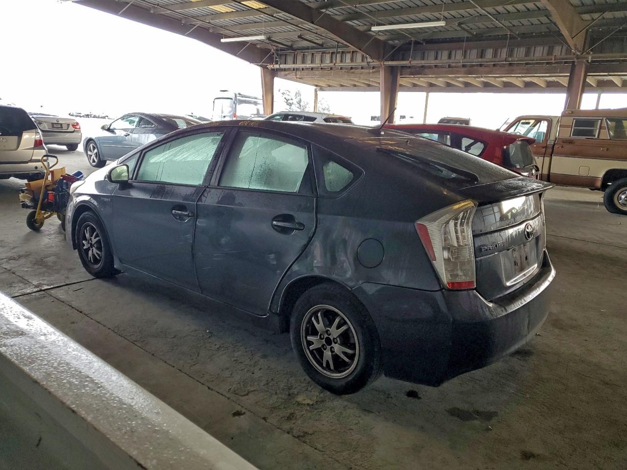2010 TOYOTA PRIUS photo 2