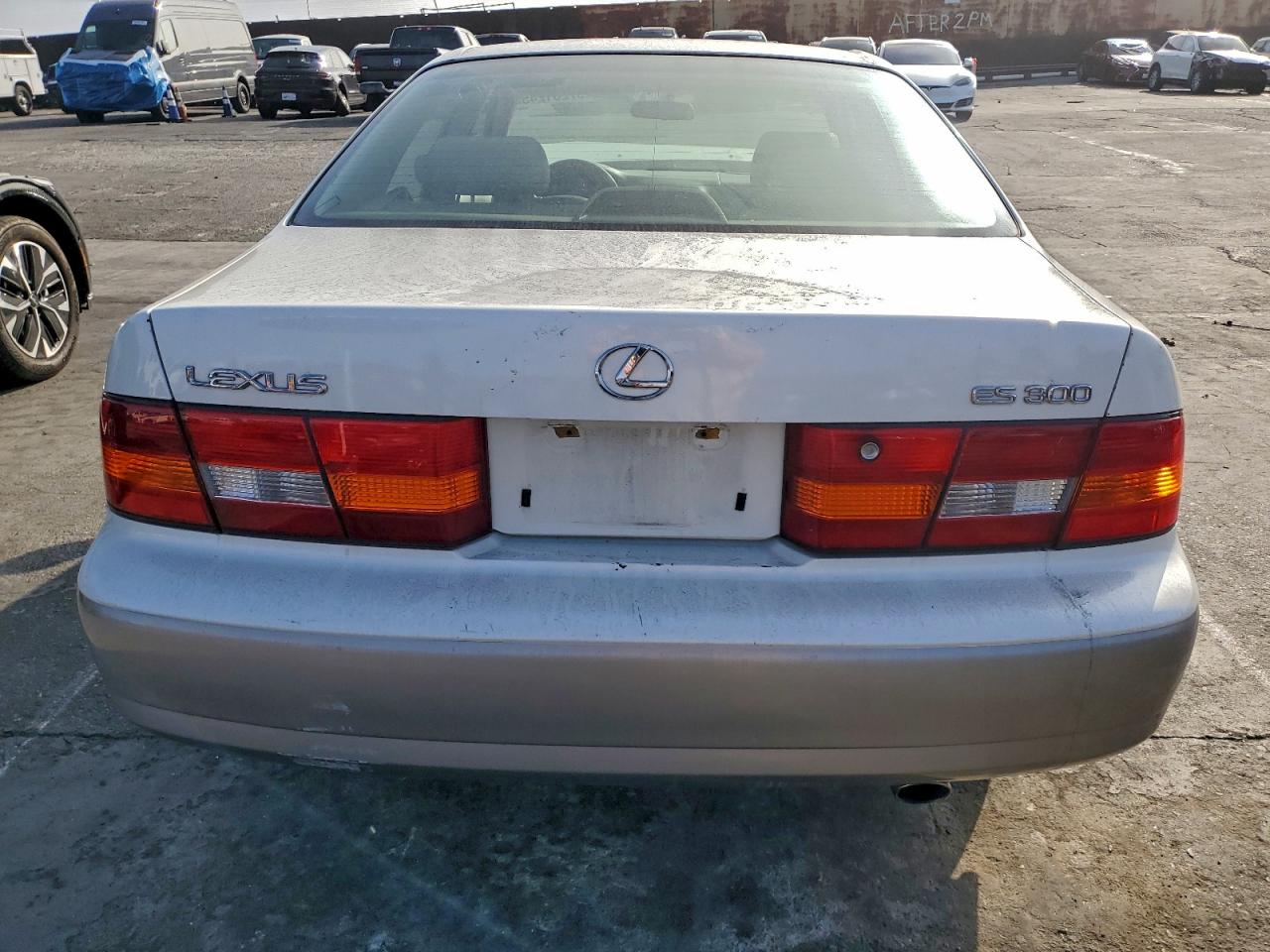 1998 LEXUS ES 300 photo 11