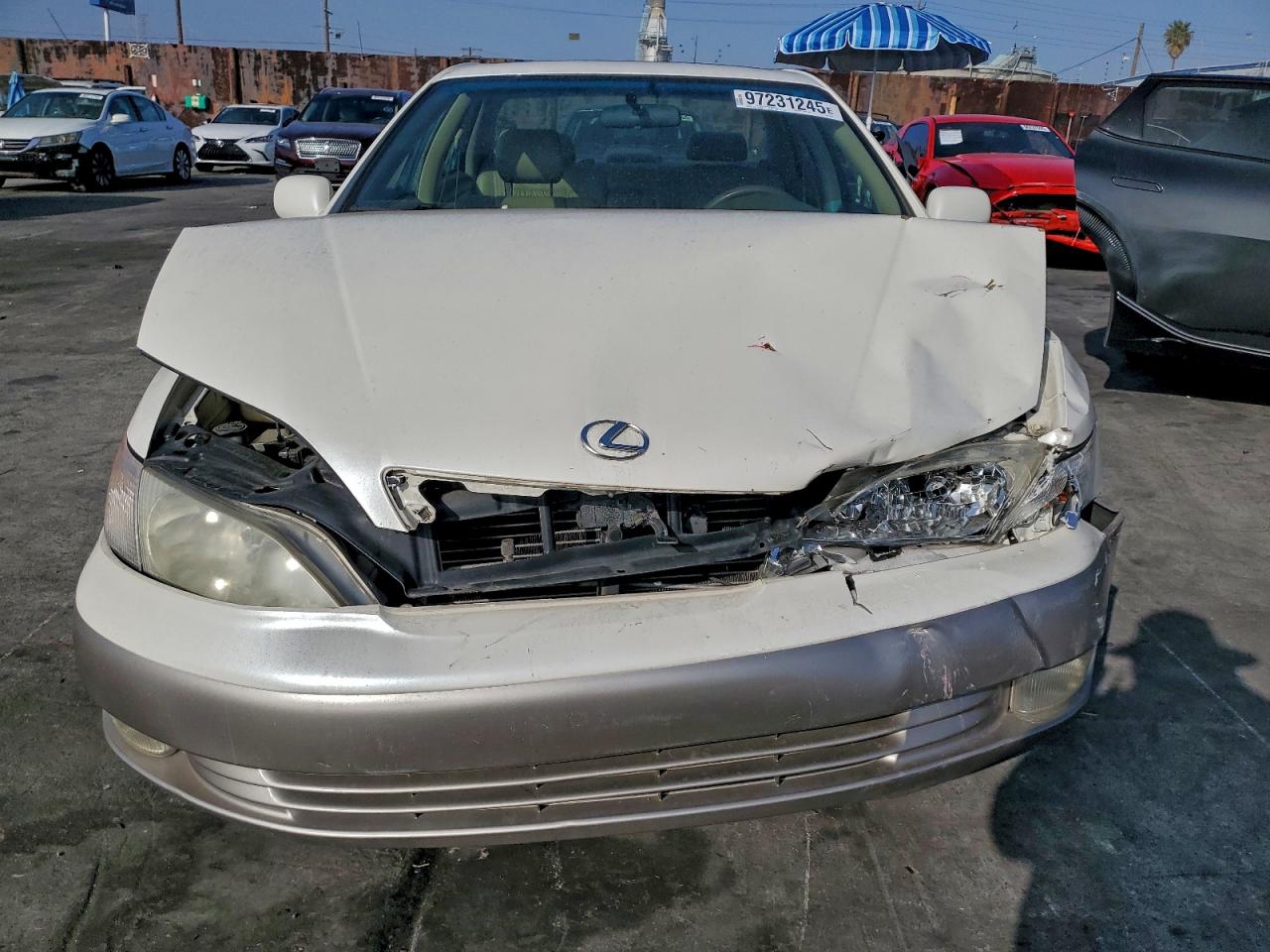 1998 LEXUS ES 300 photo 9
