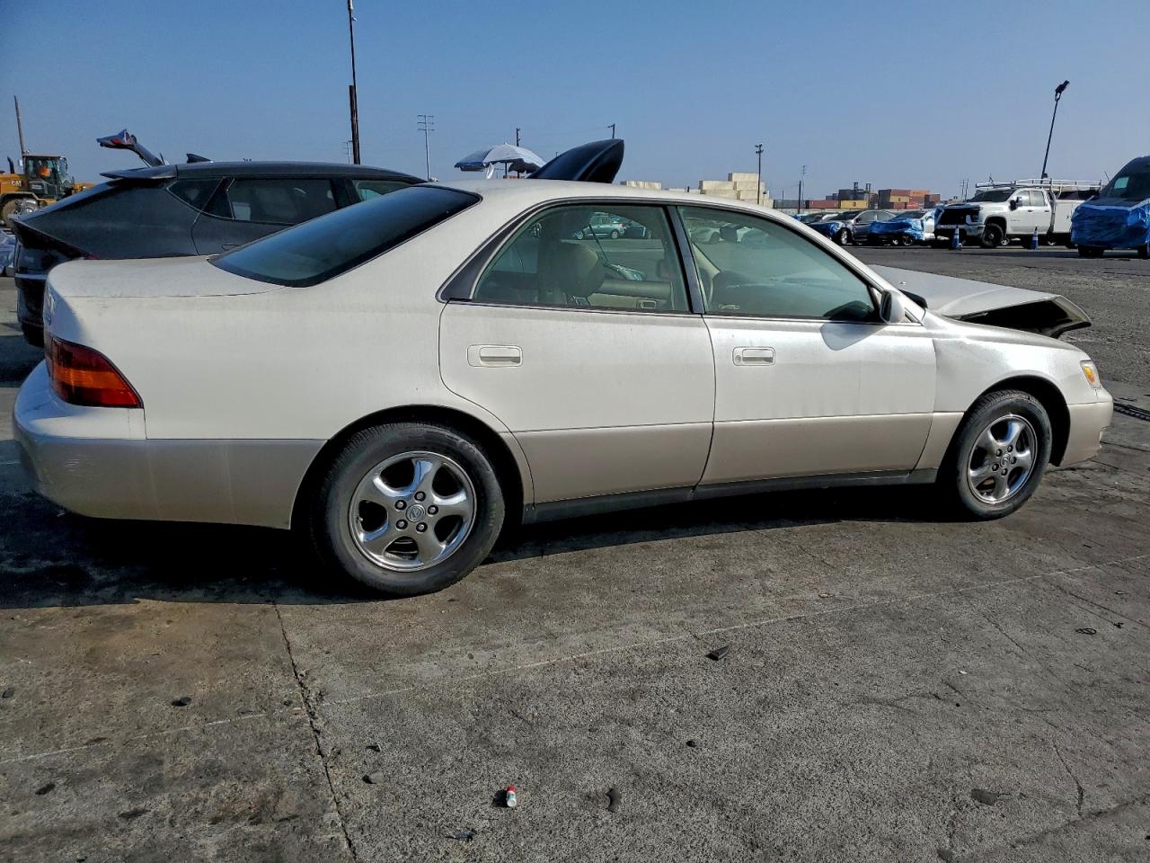 1998 LEXUS ES 300 photo 5