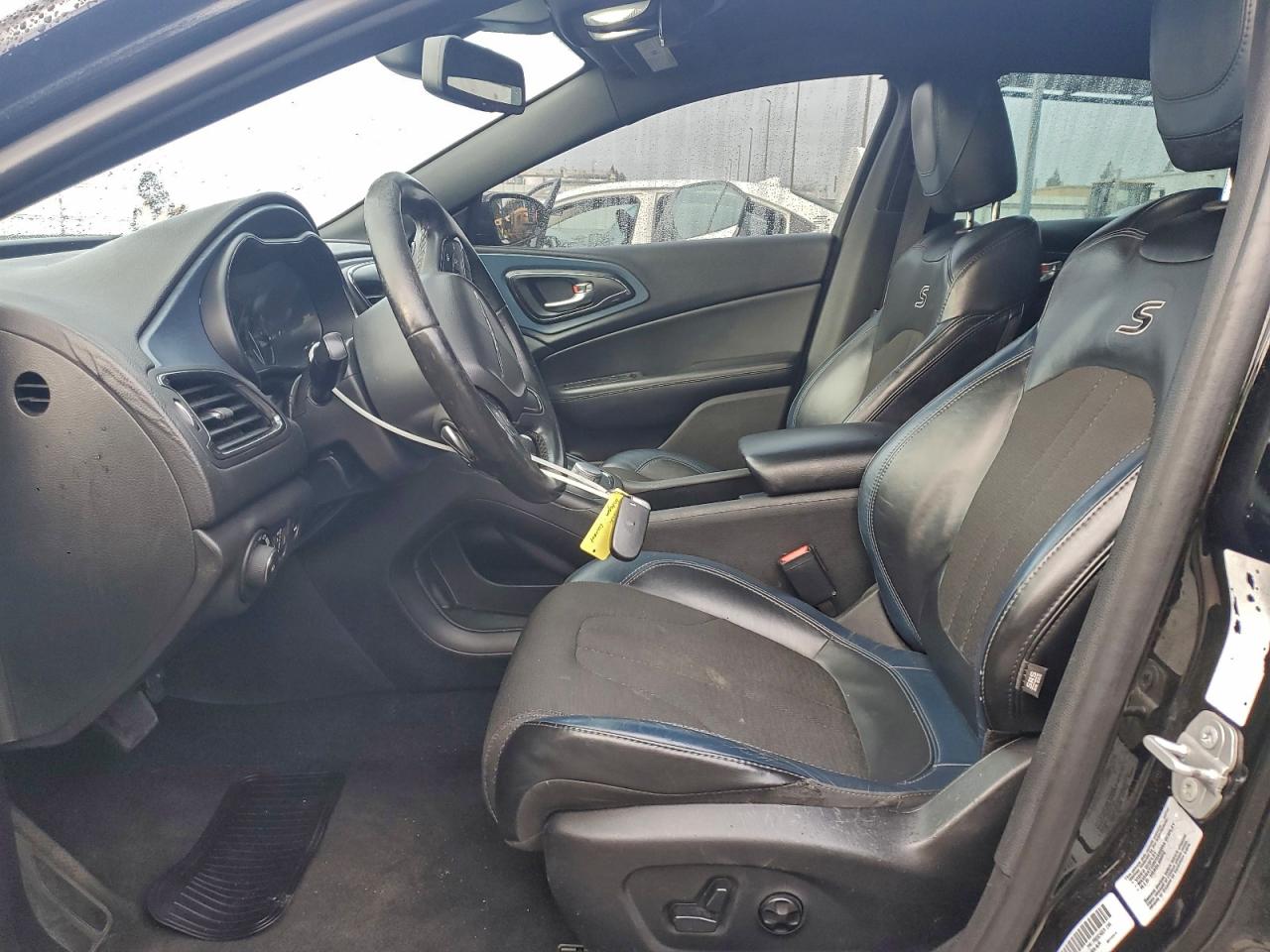 2016 CHRYSLER 200 S photo 13
