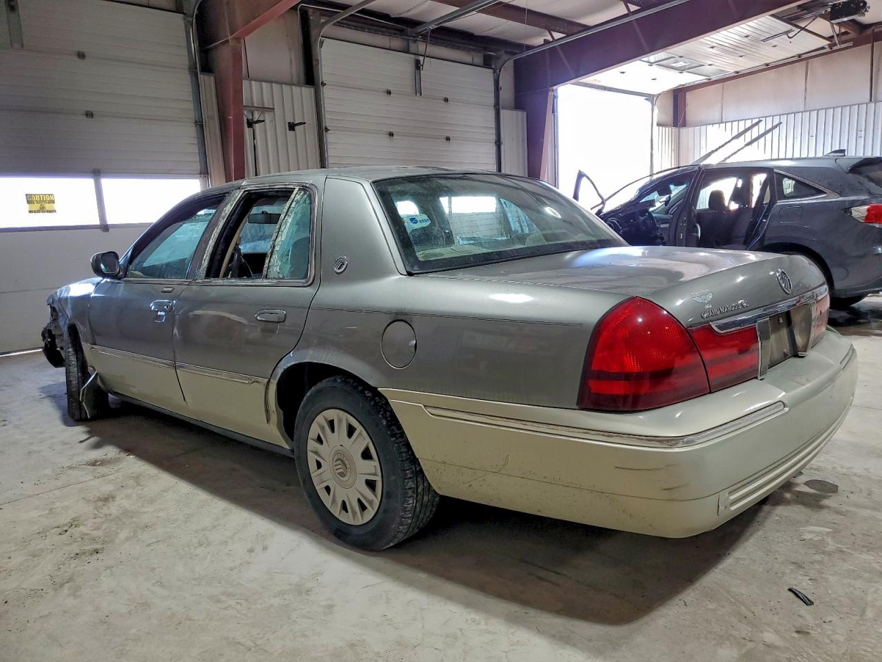 2004 MERCURY GRAND MARQUIS GS photo 3