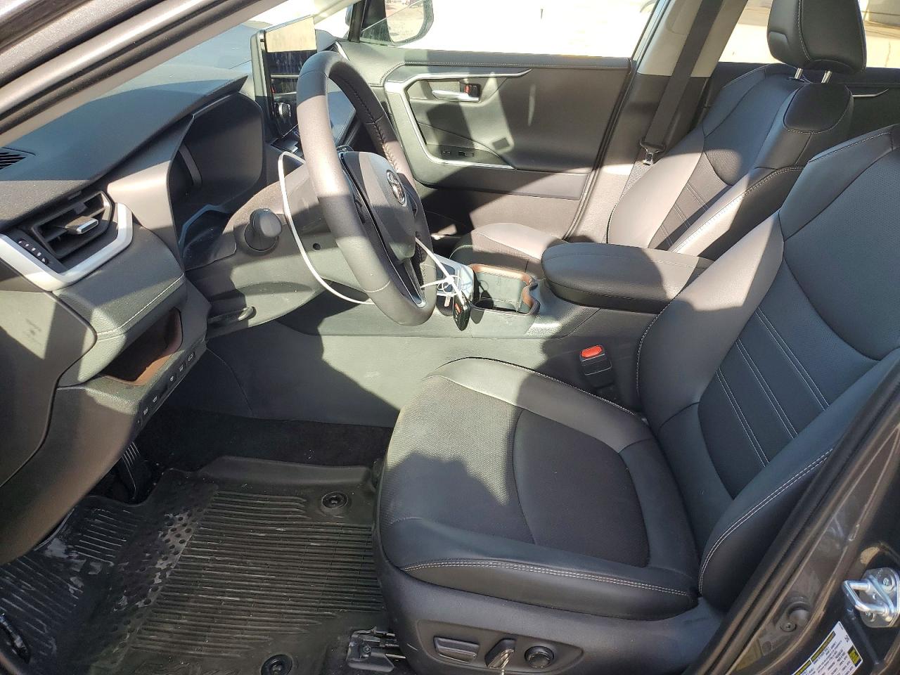 2025 TOYOTA RAV4 LIMITED photo 19