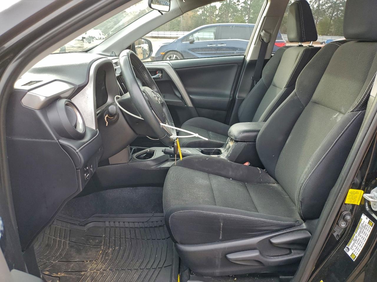 2016 TOYOTA RAV4 XLE photo 13