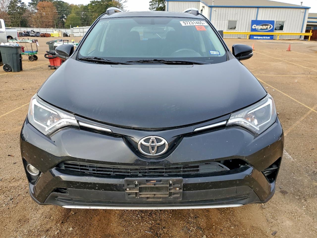 2016 TOYOTA RAV4 XLE photo 9