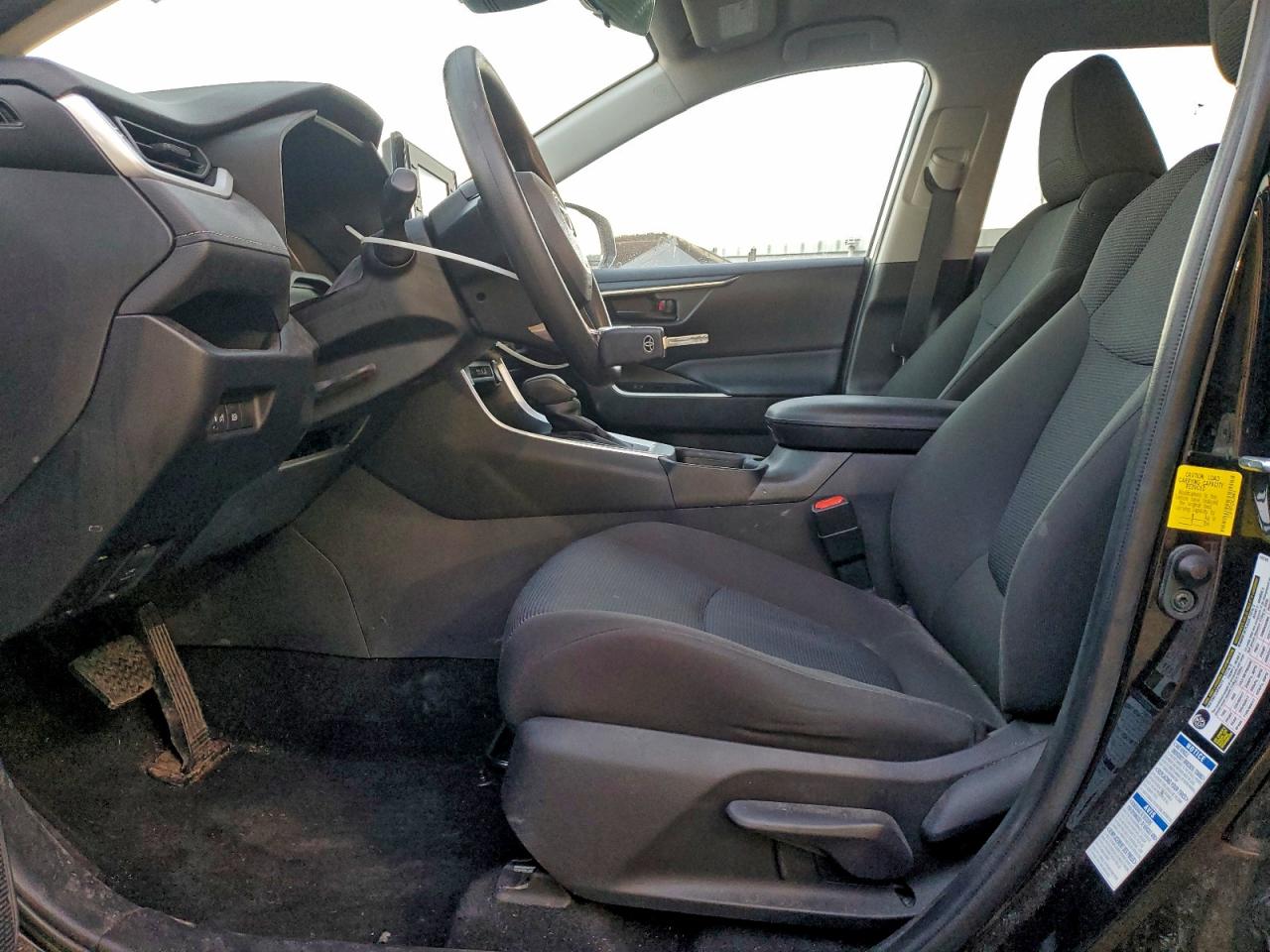 2022 TOYOTA RAV4 LE photo 19
