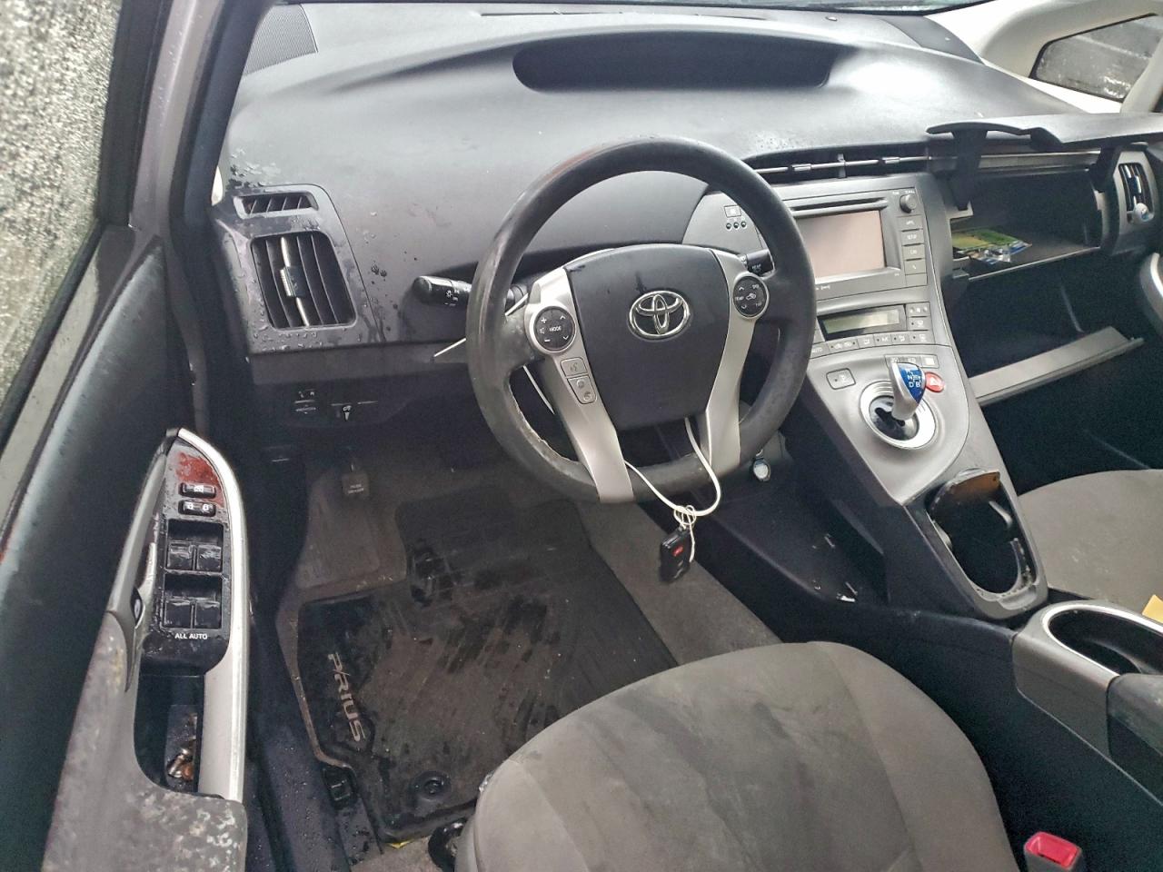 2012 TOYOTA PRIUS photo 22