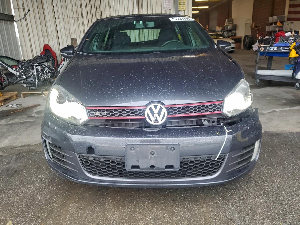 2013 VOLKSWAGEN GTI photo 9
