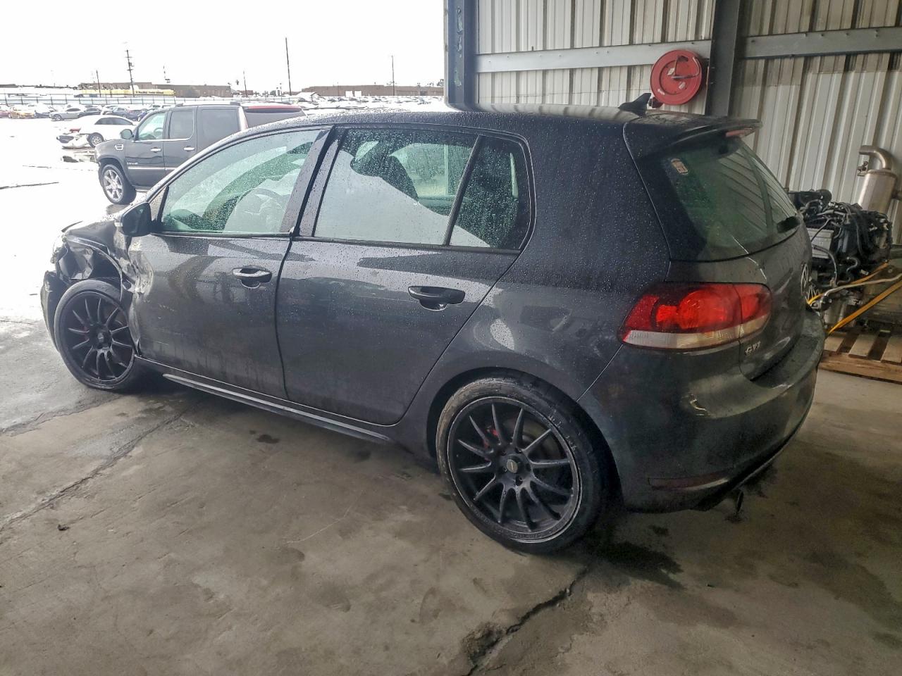 2013 VOLKSWAGEN GTI photo 3