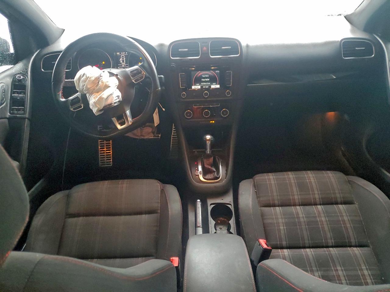 2013 VOLKSWAGEN GTI photo 15