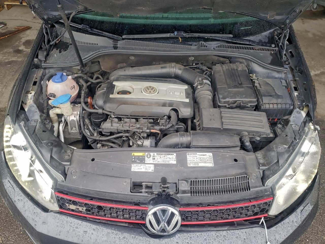 2013 VOLKSWAGEN GTI photo 21