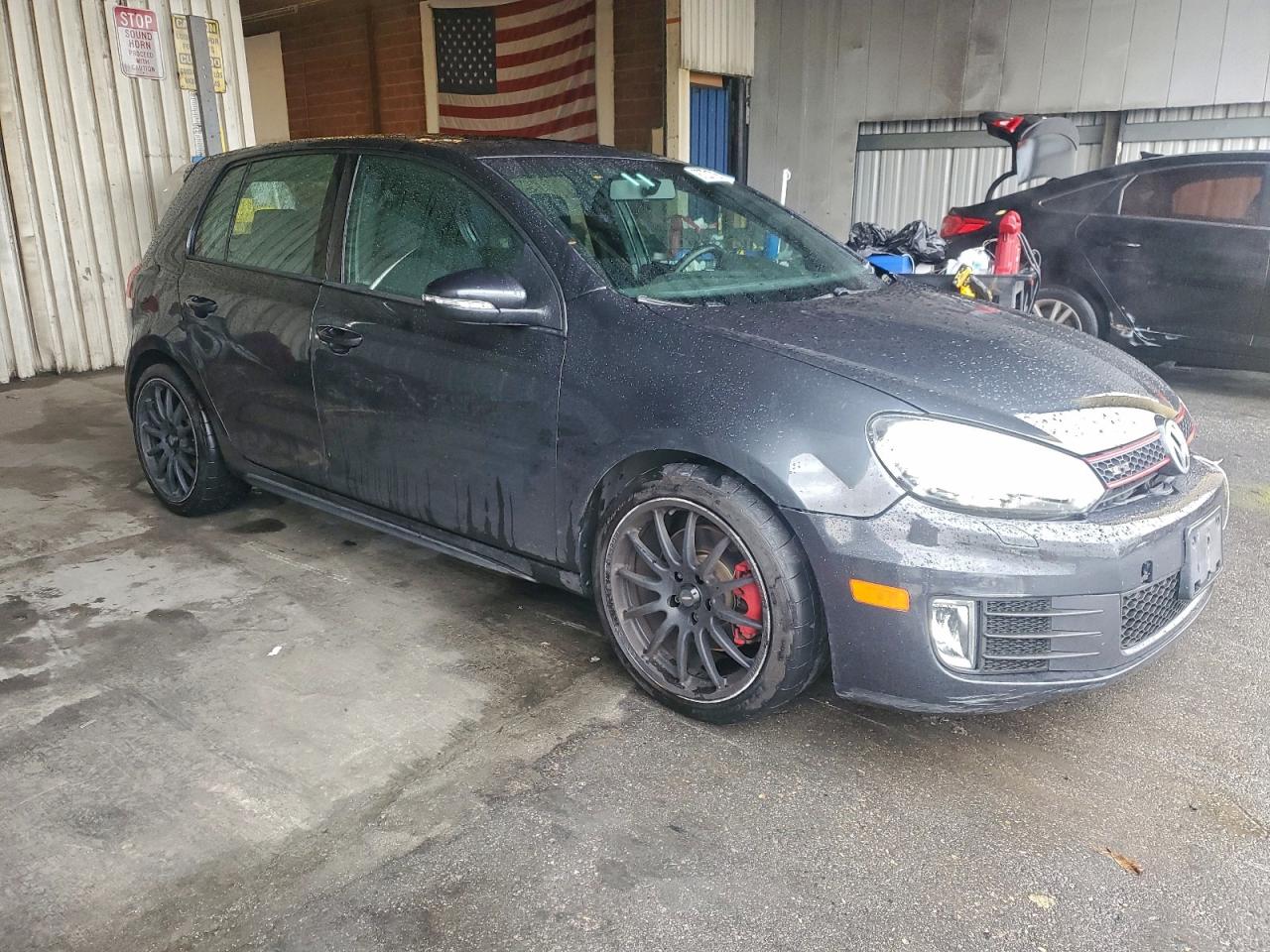 2013 VOLKSWAGEN GTI photo 7