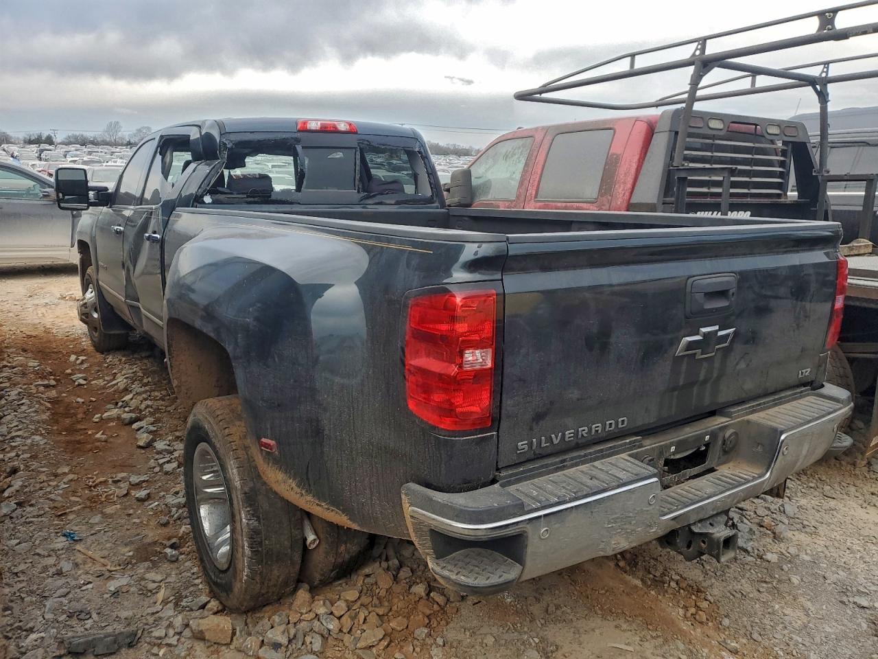 2017 CHEVROLET SILVERADO K3500 LTZ photo 2