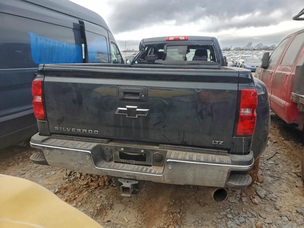 2017 CHEVROLET SILVERADO K3500 LTZ photo 6