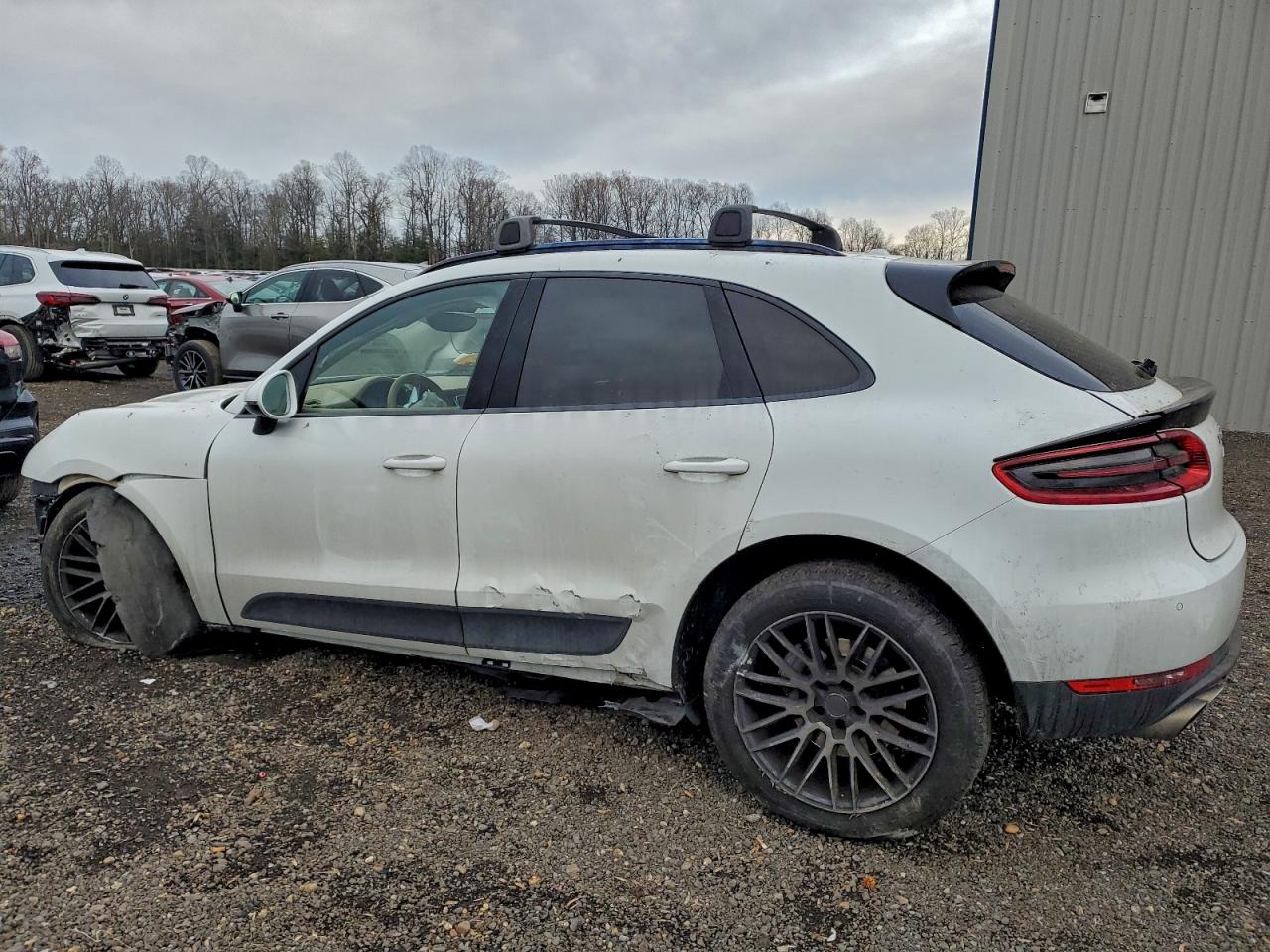 2017 PORSCHE MACAN photo 5