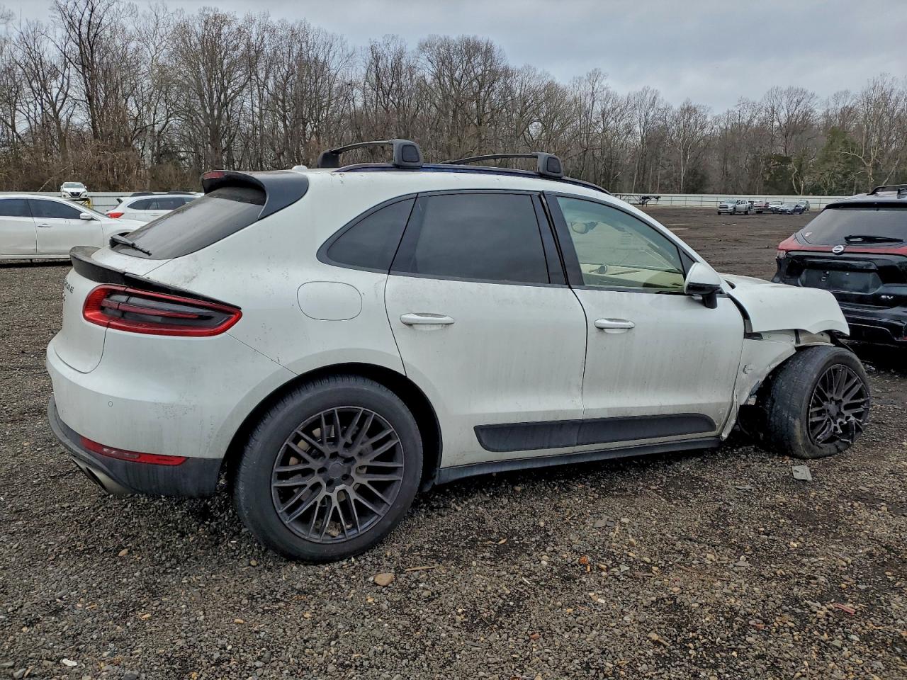 2017 PORSCHE MACAN photo 9