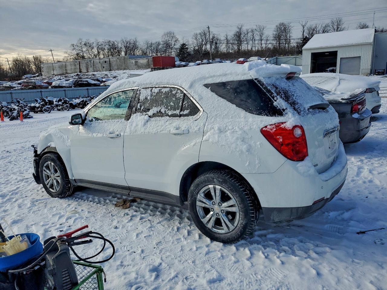 2015 CHEVROLET EQUINOX LT photo 2