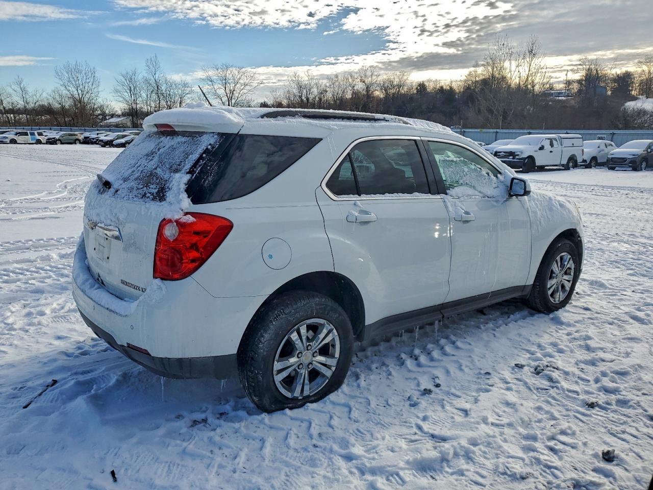 2015 CHEVROLET EQUINOX LT photo 3