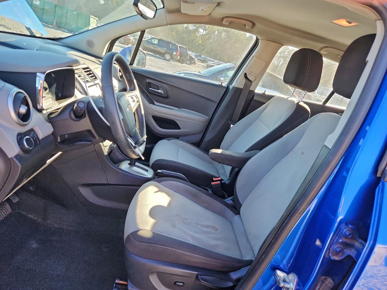 2015 CHEVROLET TRAX LS photo 13