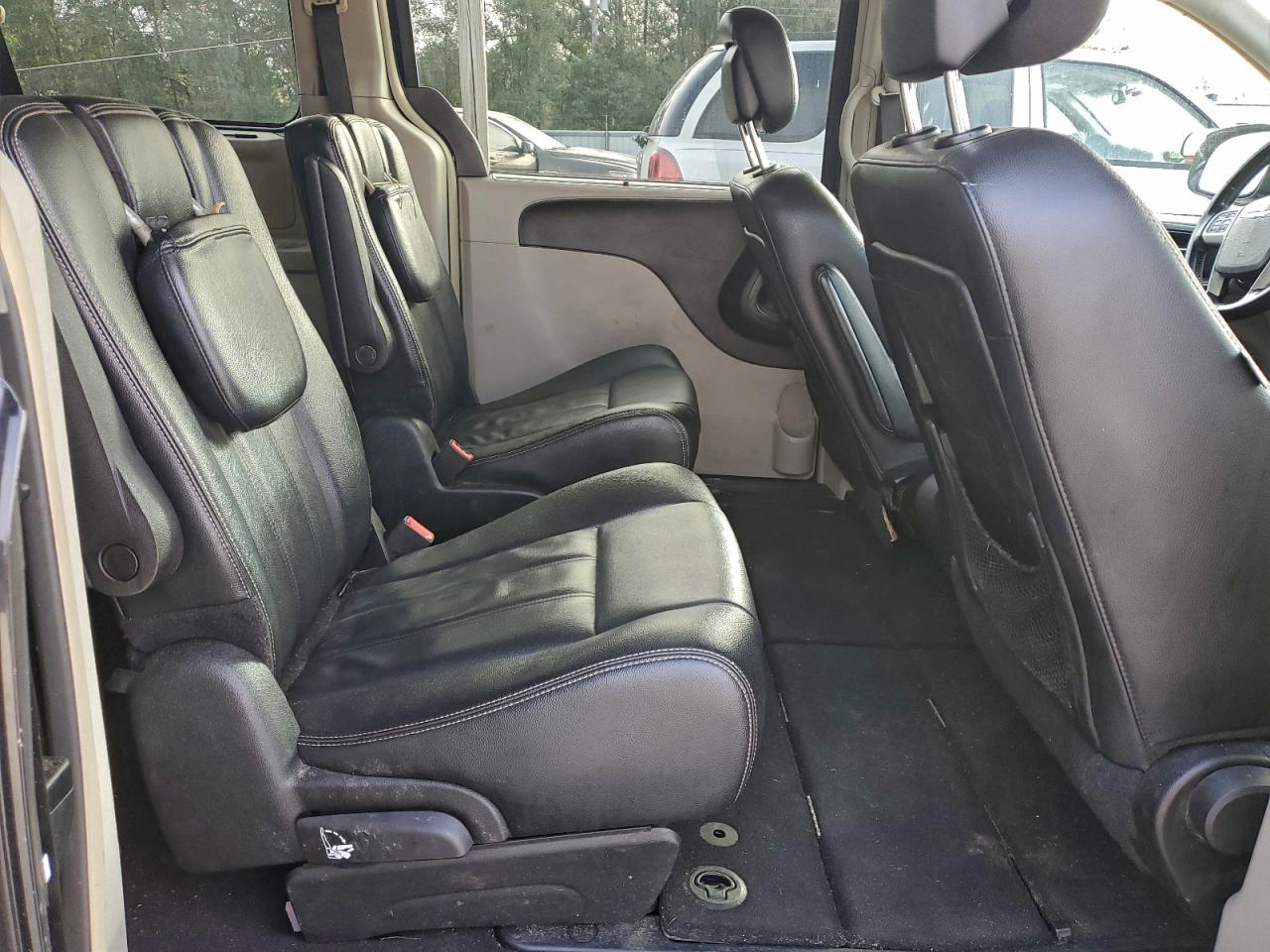 2015 CHRYSLER TOWN & COUNTRY TOURING photo 21