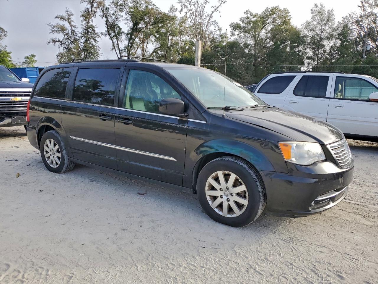 2015 CHRYSLER TOWN & COUNTRY TOURING photo 7