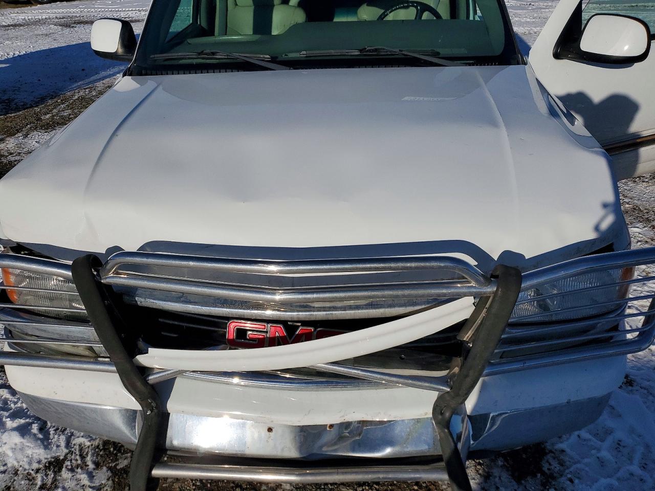 2002 GMC YUKON XL K1500 photo 12