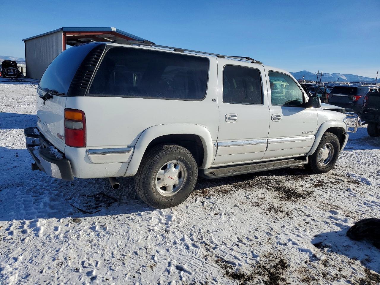 2002 GMC YUKON XL K1500 photo 3