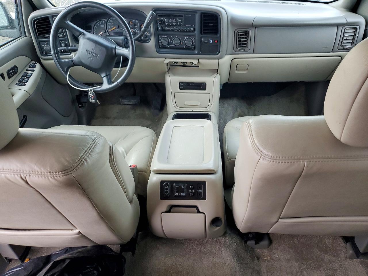 2002 GMC YUKON XL K1500 photo 8