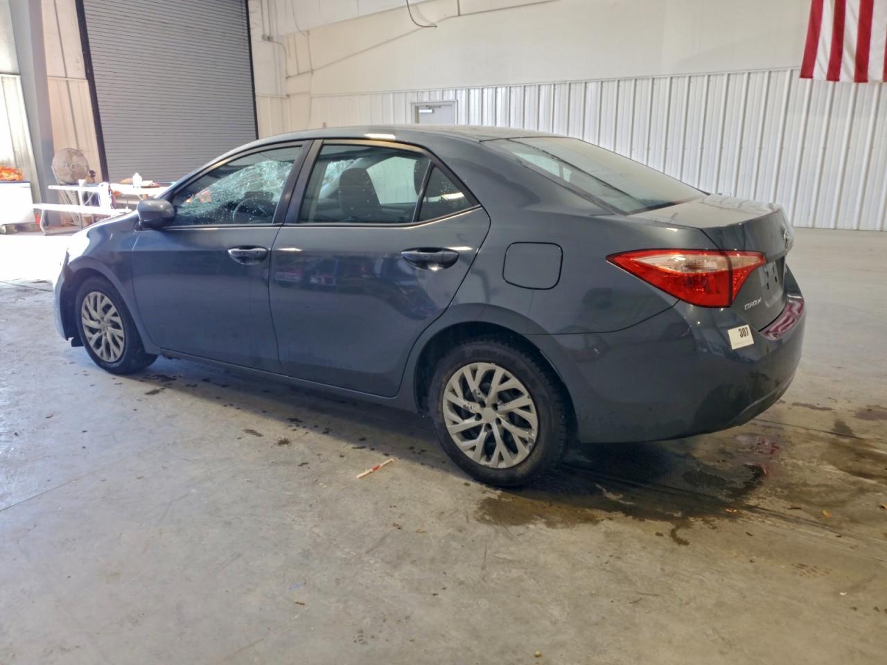 2019 TOYOTA COROLLA L photo 2