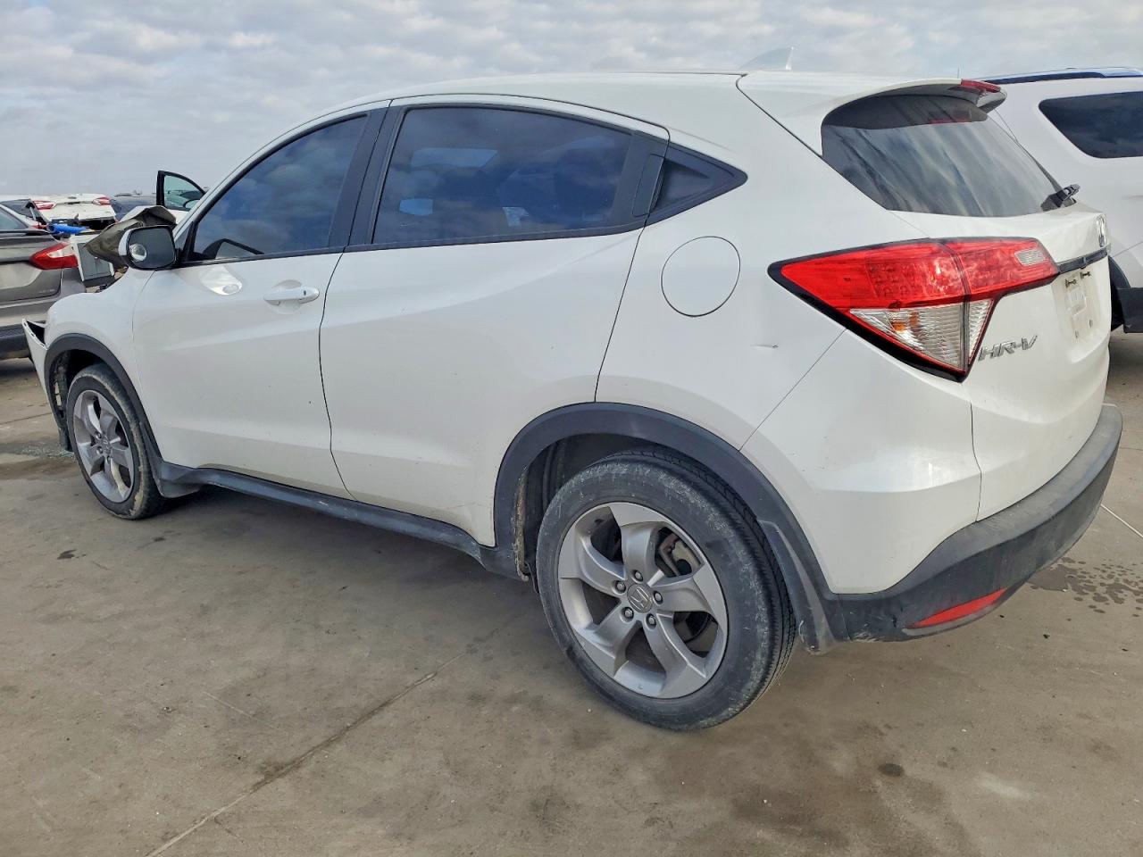 2019 HONDA HR-V LX photo 2