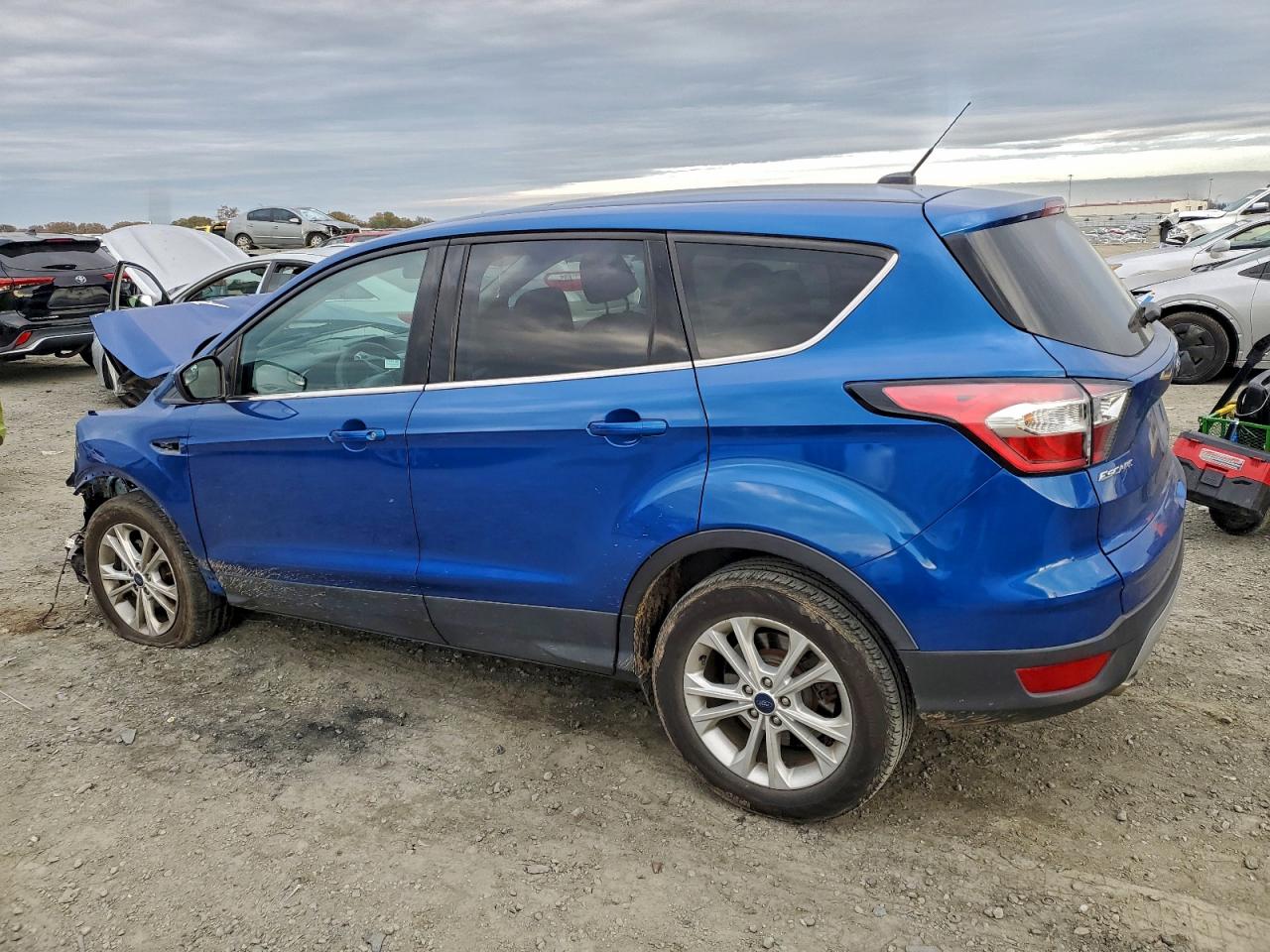 2017 FORD ESCAPE SE photo 3