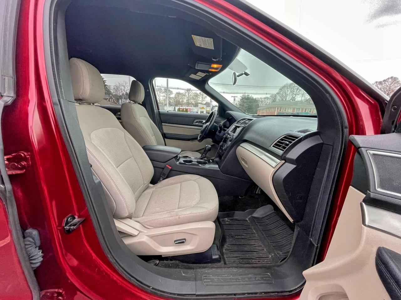 2018 FORD EXPLORER XLT photo 9
