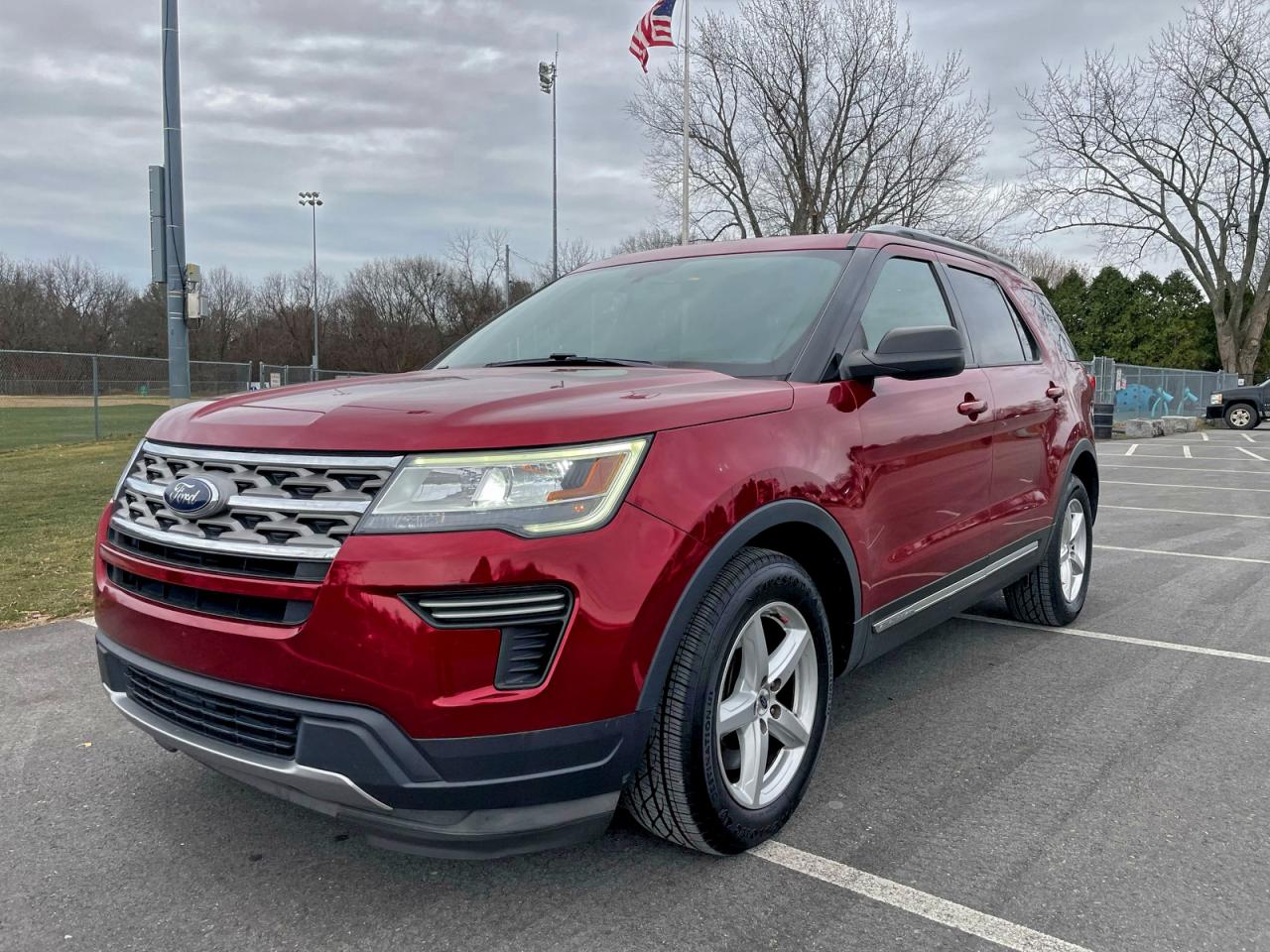 2018 FORD EXPLORER XLT photo 3