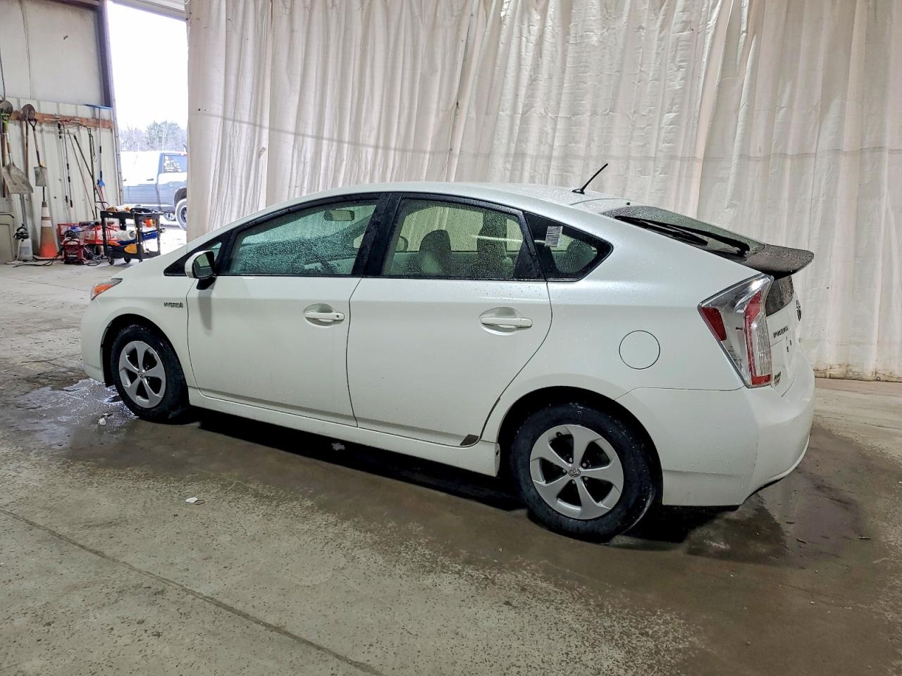 2015 TOYOTA PRIUS TWO photo 2