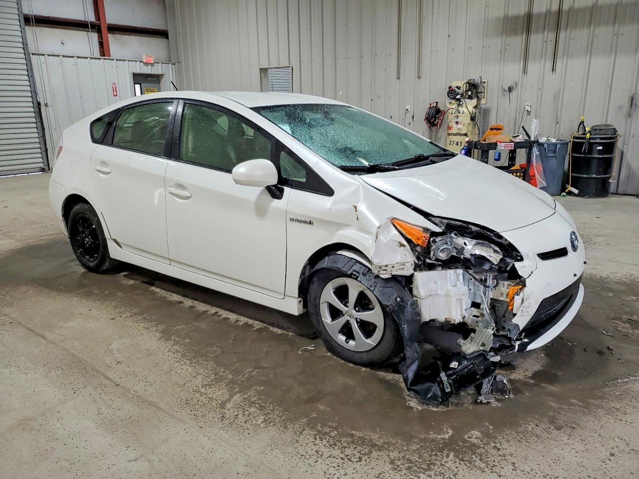 2015 TOYOTA PRIUS TWO photo 4
