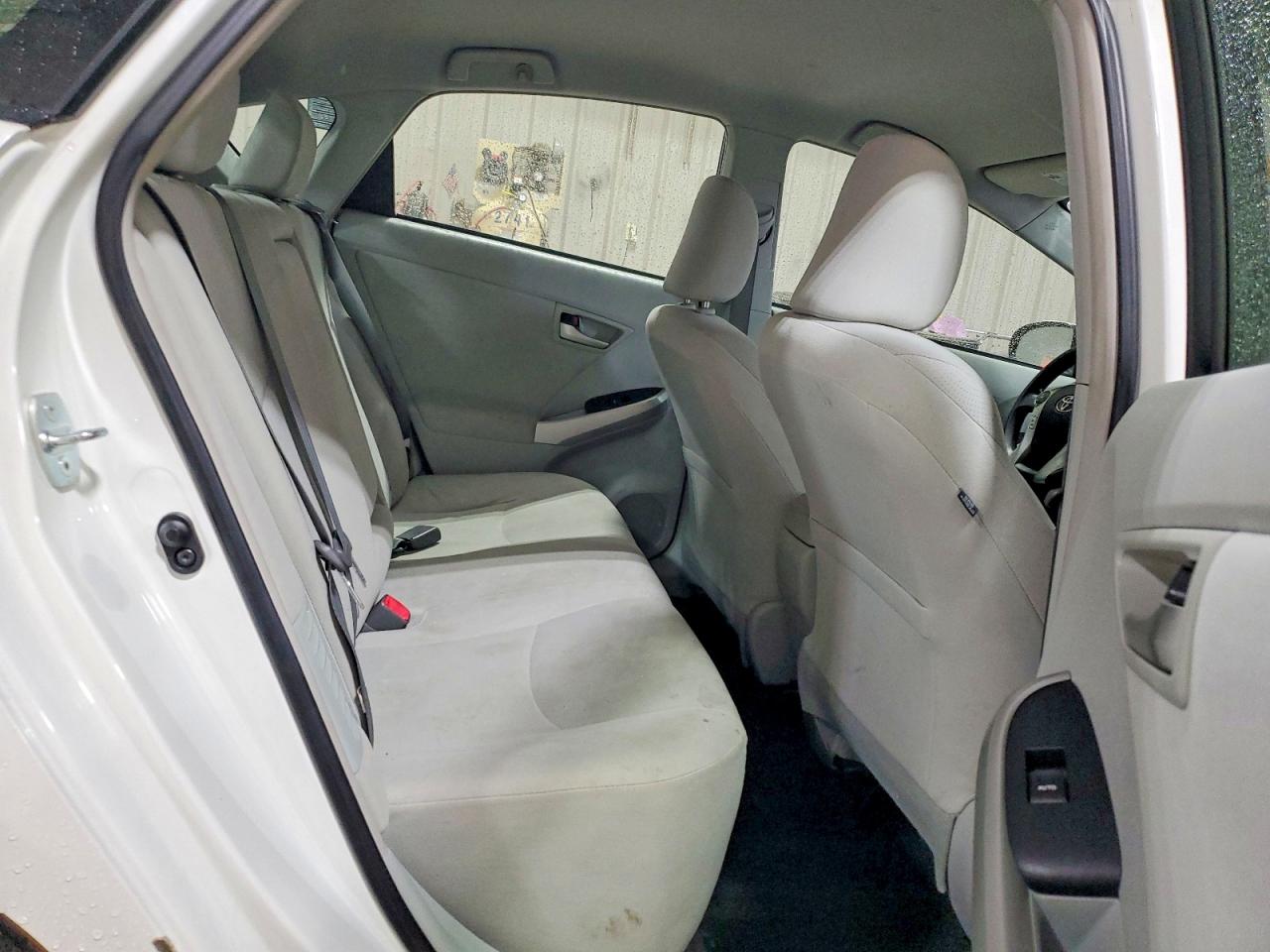 2015 TOYOTA PRIUS TWO photo 10