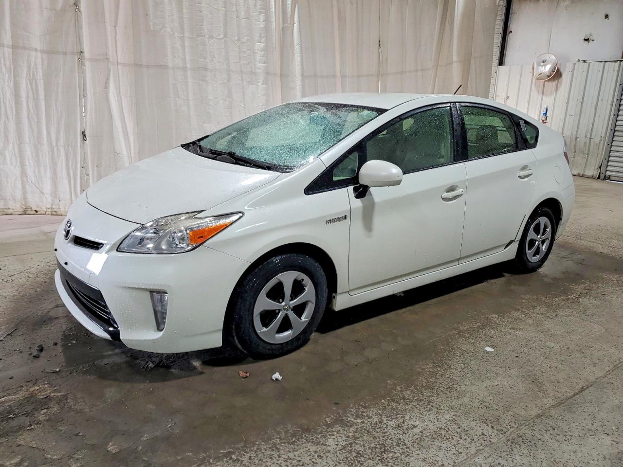 2015 TOYOTA PRIUS