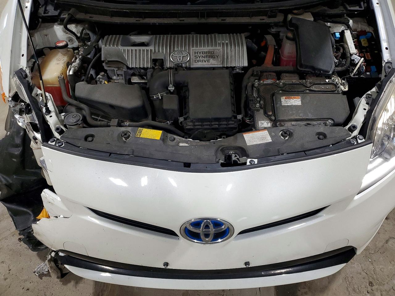 2015 TOYOTA PRIUS TWO photo 11