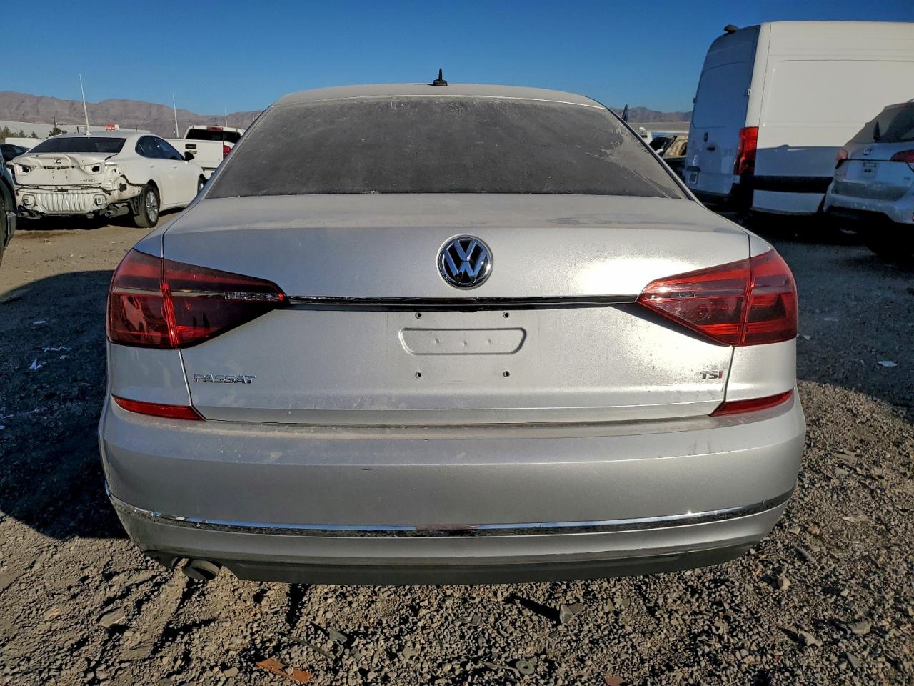 2017 VOLKSWAGEN PASSAT S photo 11