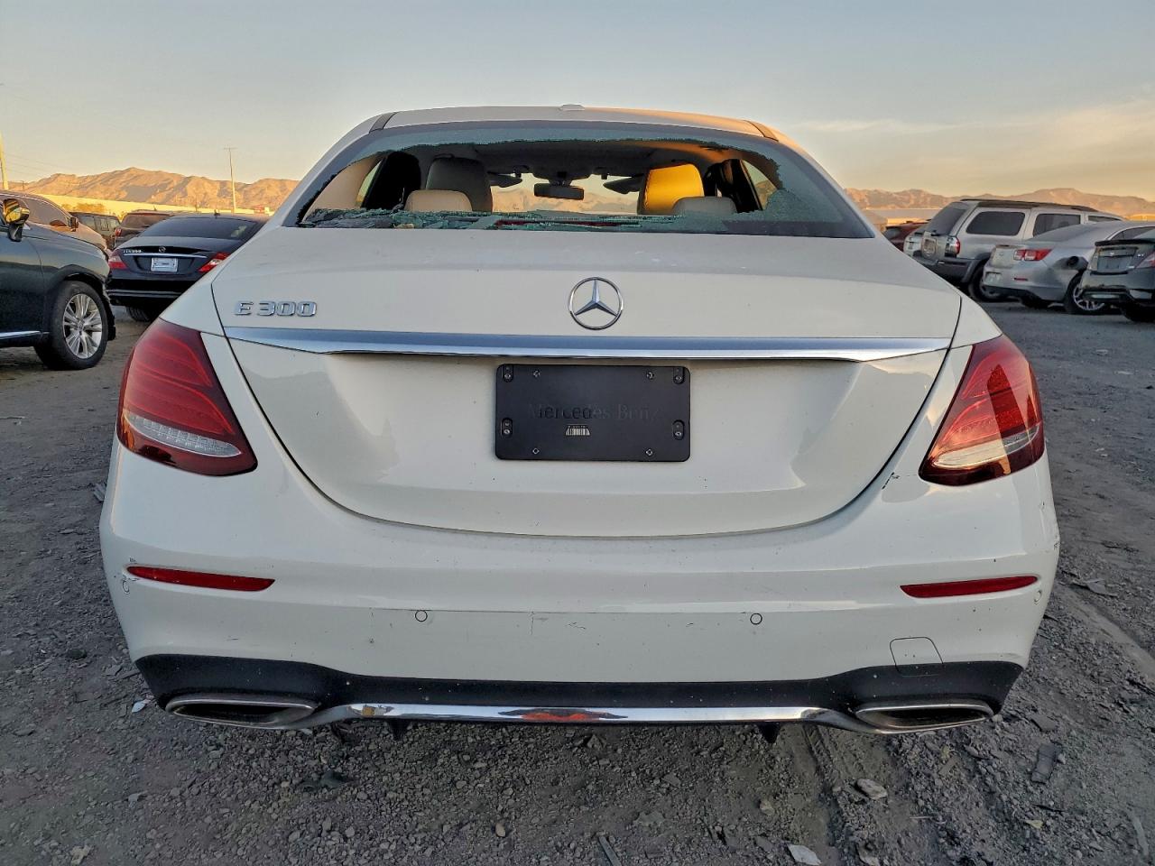 2018 MERCEDES-BENZ E 300 photo 11