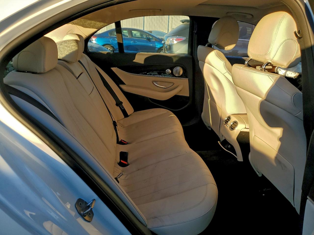 2018 MERCEDES-BENZ E 300 photo 19
