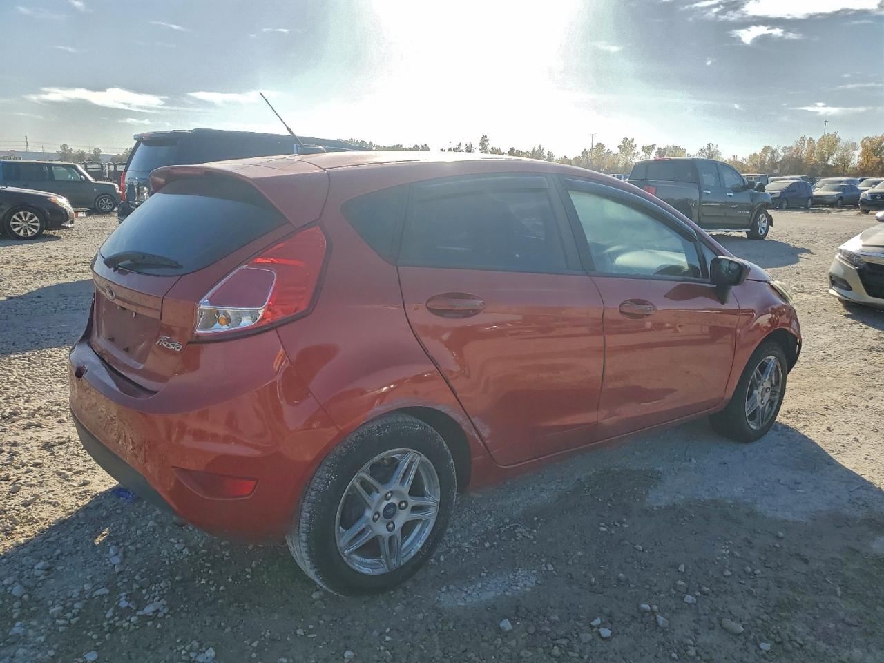 2019 FORD FIESTA SE photo 3