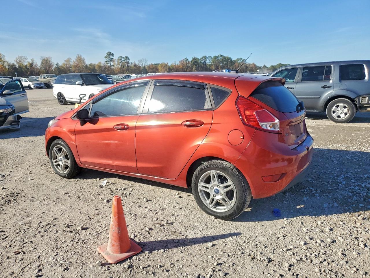 2019 FORD FIESTA SE photo 2