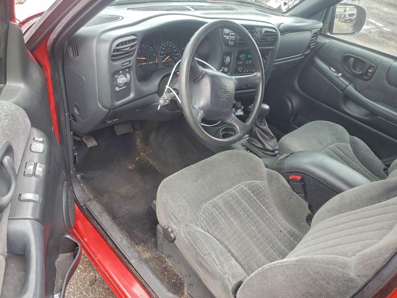 2002 CHEVROLET BLAZER photo 8