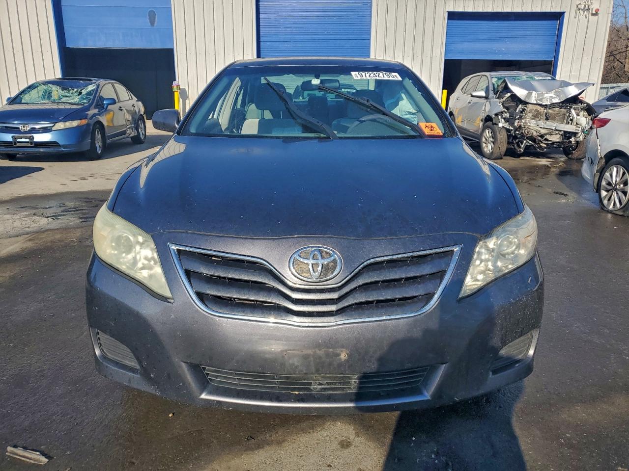 2011 TOYOTA CAMRY BASE photo 5