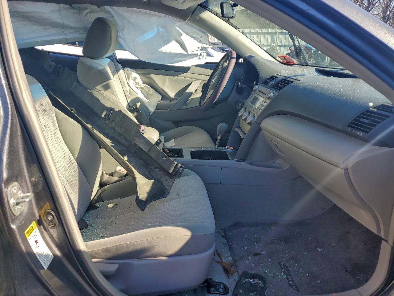 2011 TOYOTA CAMRY BASE photo 7
