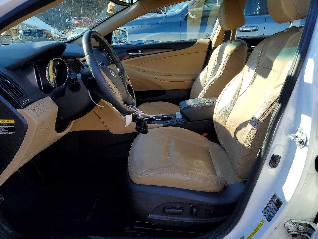 2013 HYUNDAI SONATA SE photo 13